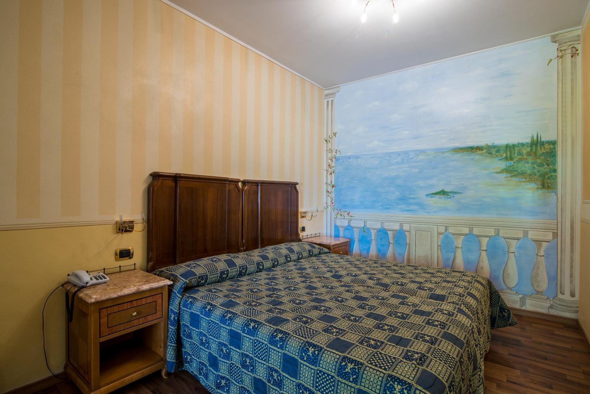 Hotel Porta Del Sole ソイアーノ・デル・ラーゴ エクステリア 写真