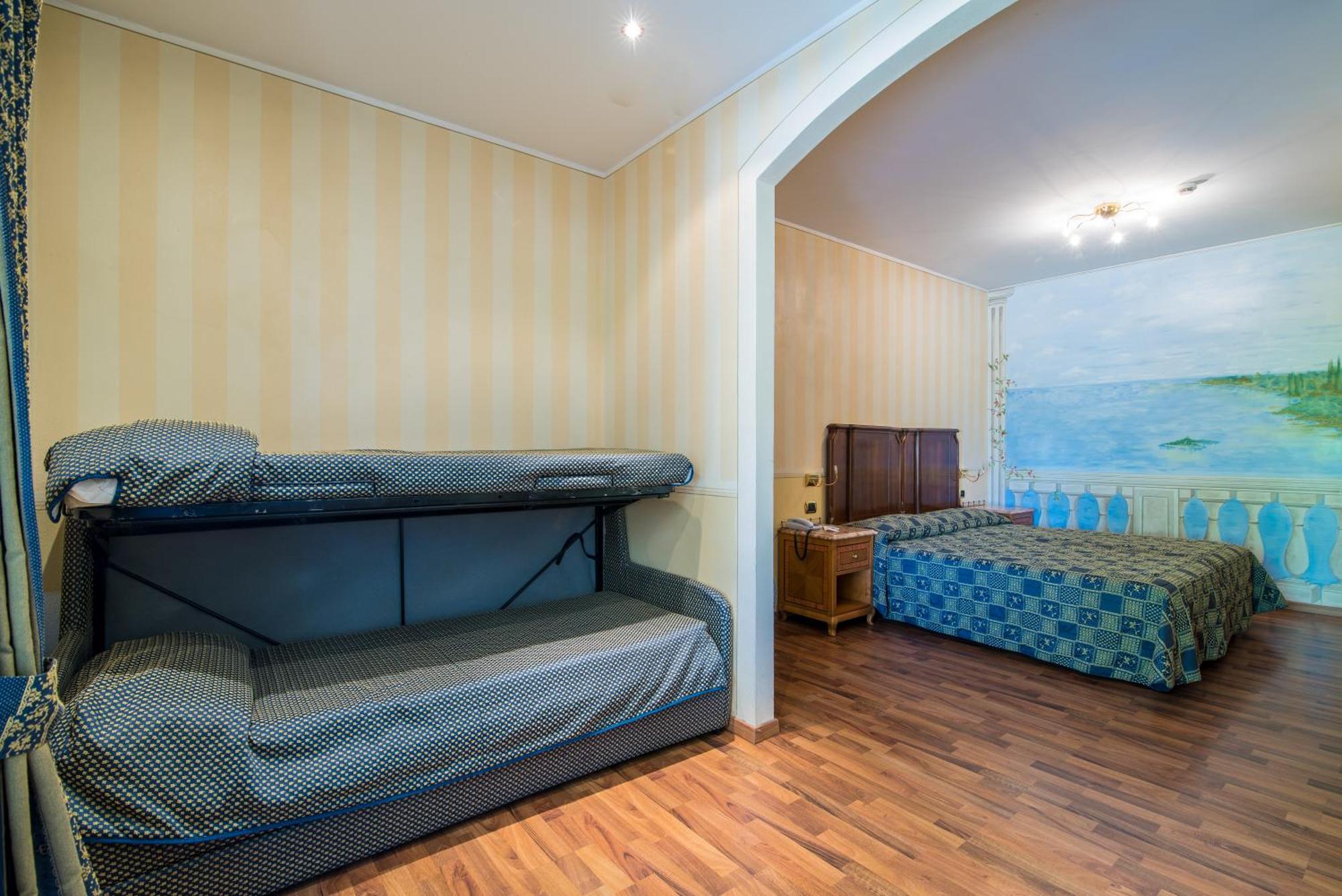 Hotel Porta Del Sole ソイアーノ・デル・ラーゴ エクステリア 写真