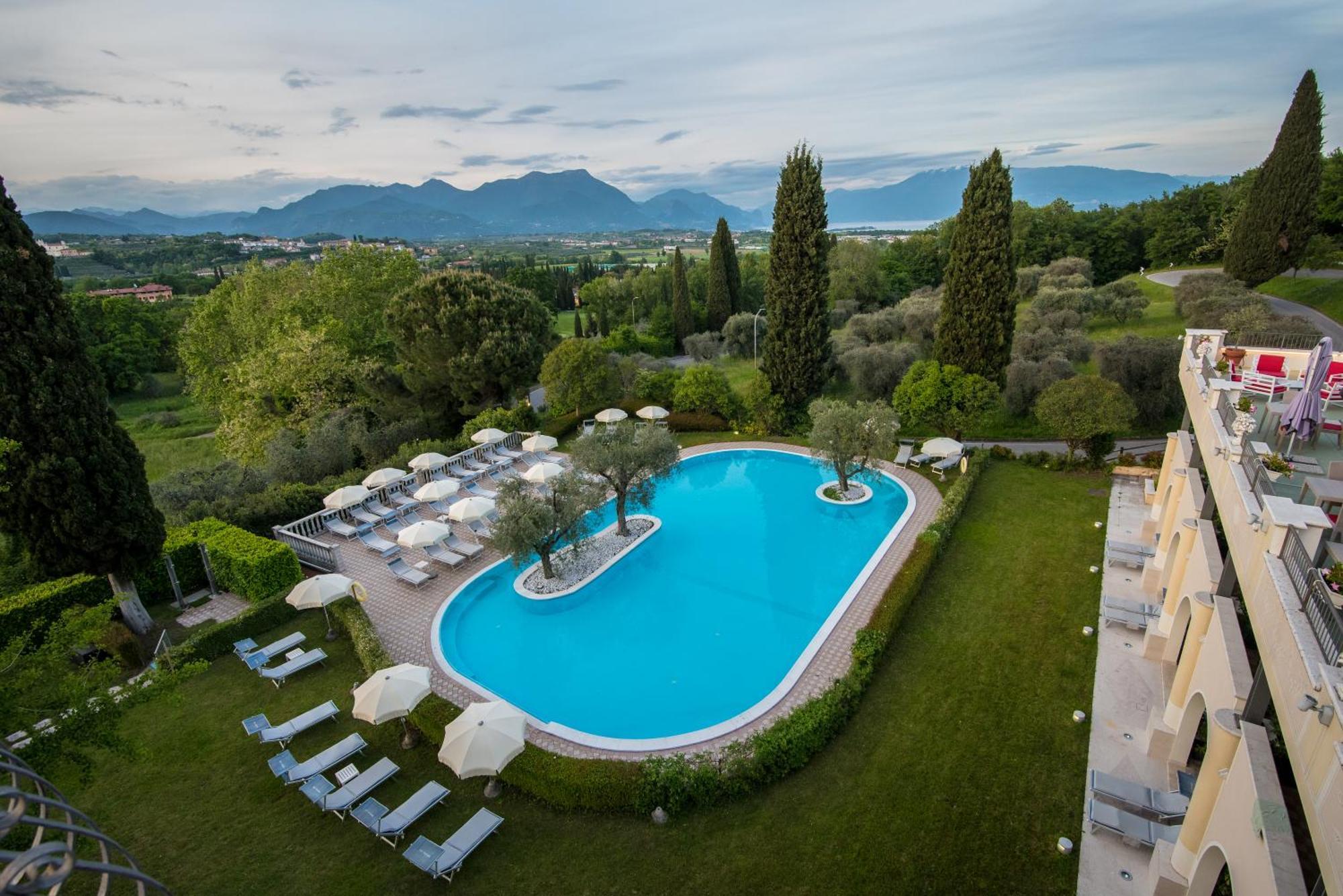 Hotel Porta Del Sole ソイアーノ・デル・ラーゴ エクステリア 写真