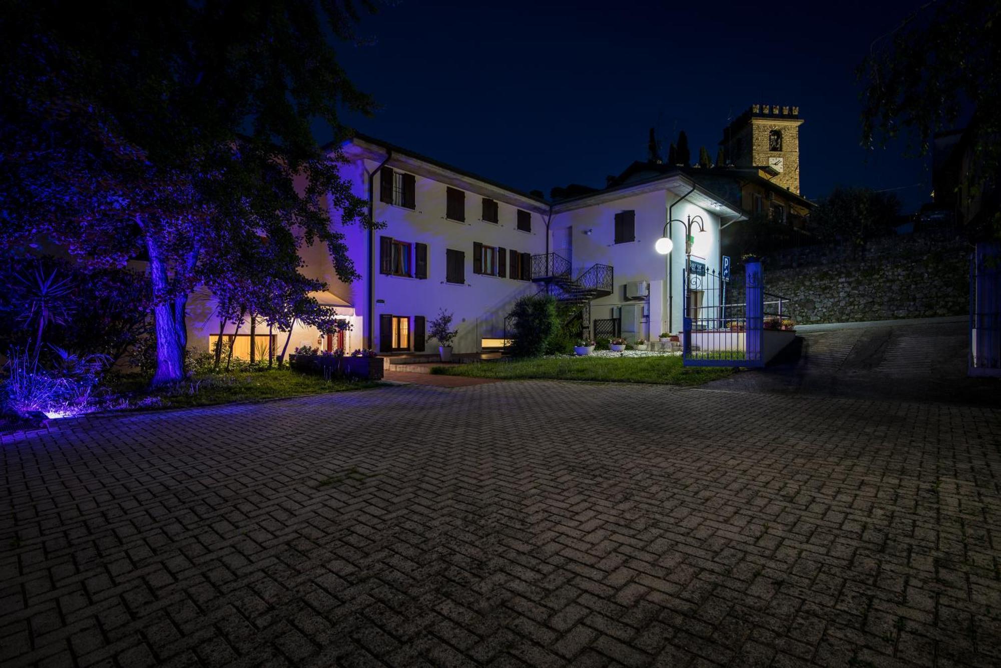 Hotel Porta Del Sole ソイアーノ・デル・ラーゴ エクステリア 写真
